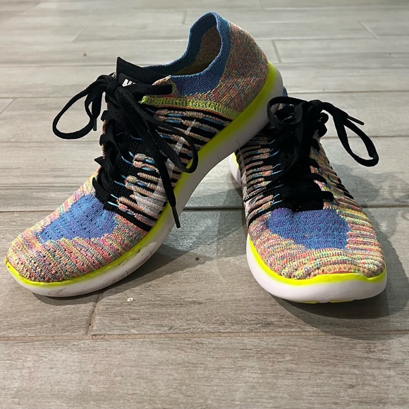 Women’s Nike Free - Picture 2 of 6